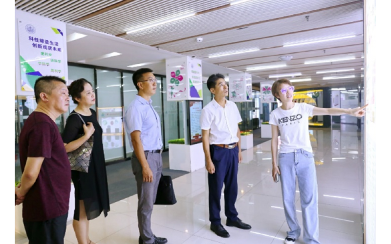 宜賓市委統(tǒng)戰(zhàn)部副部長劉萬明一行蒞臨 宜賓市電子商務(wù)產(chǎn)業(yè)園調(diào)研統(tǒng)戰(zhàn)工作